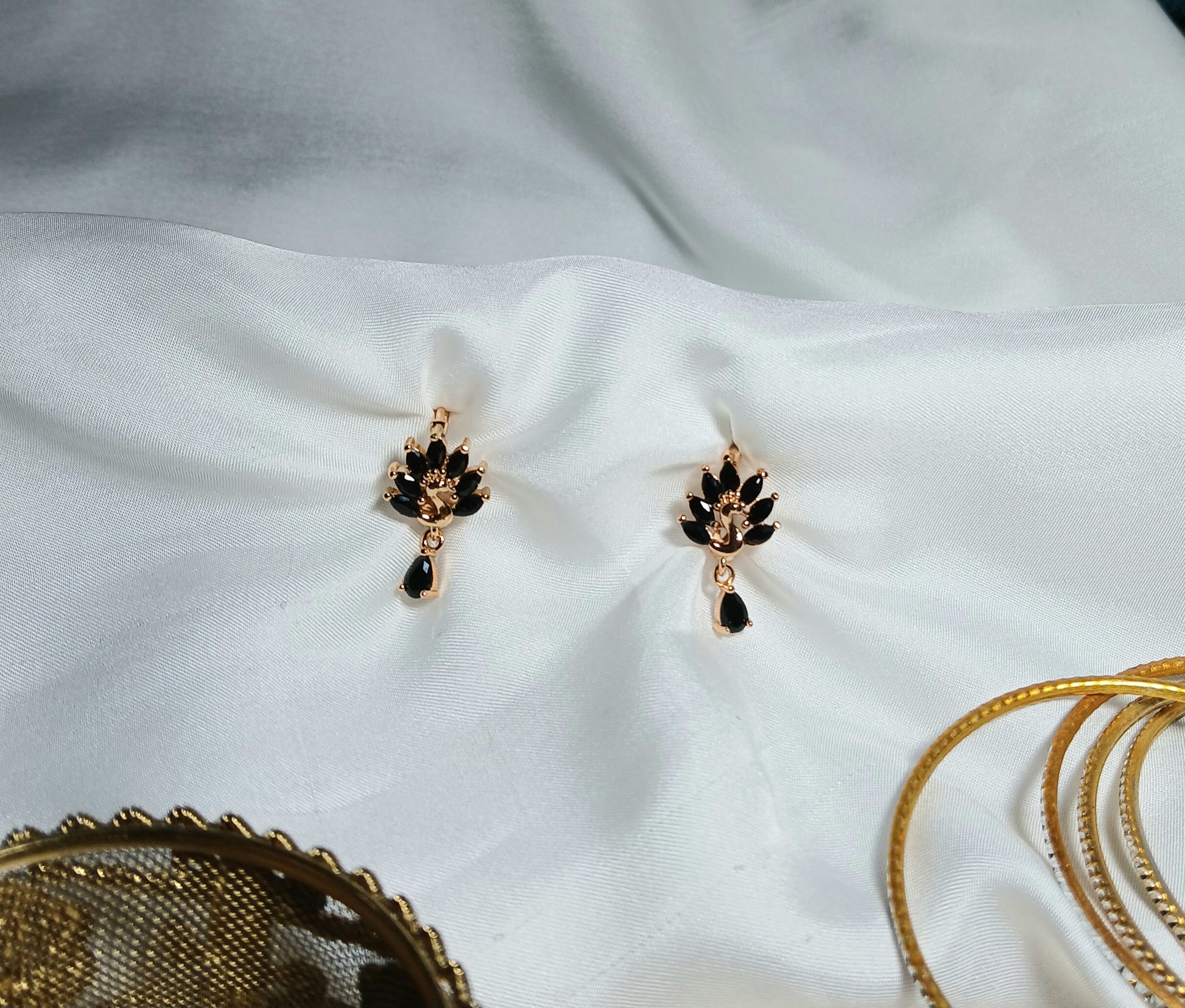 Decent Golden Earrings - Essentique