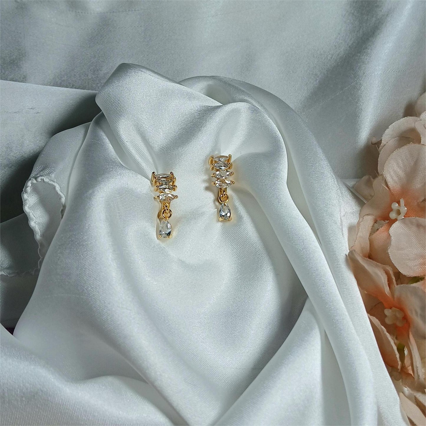 Stylish Golden Earrings with Small Stones - Essentique