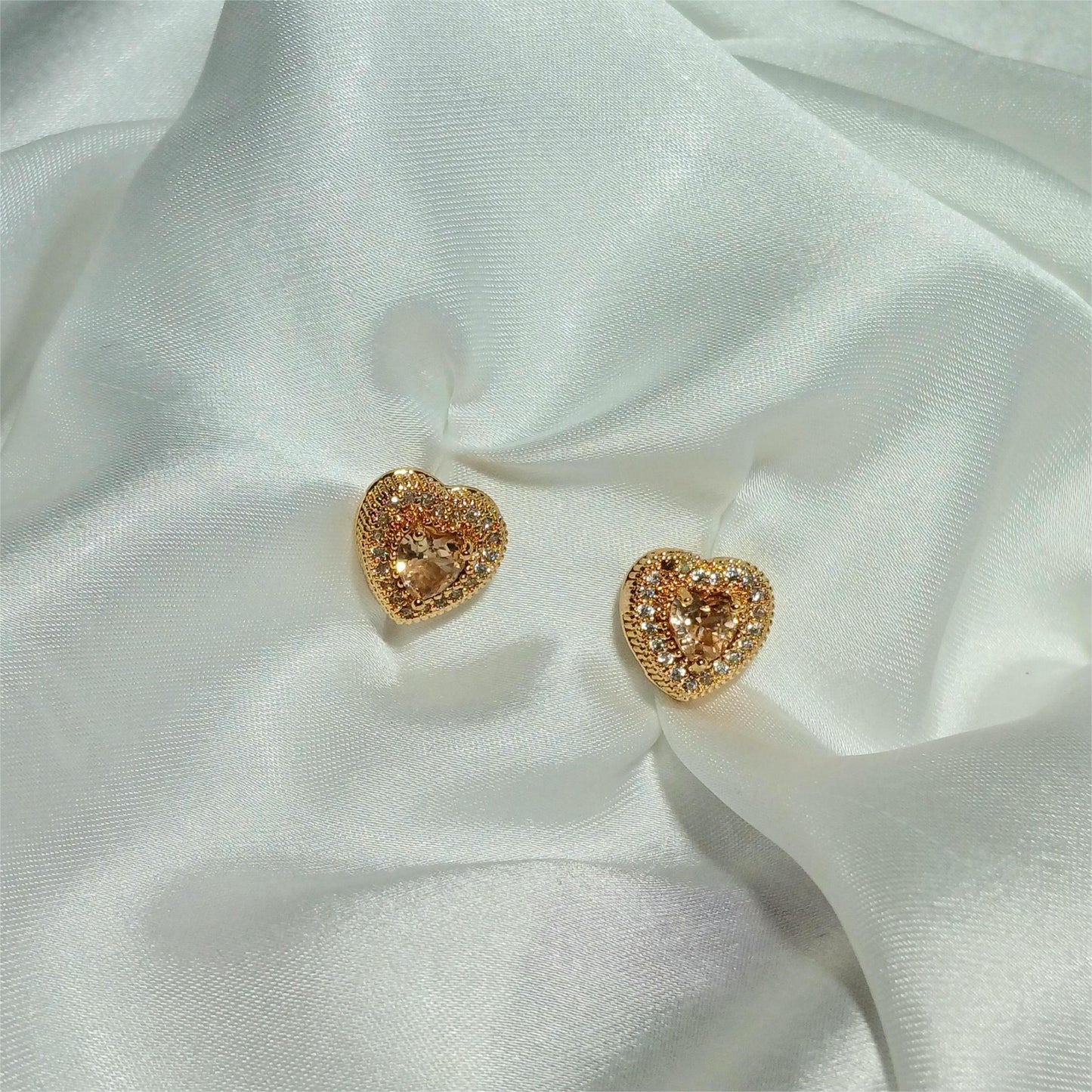 Heart Shaped Golden Tops - Essentique