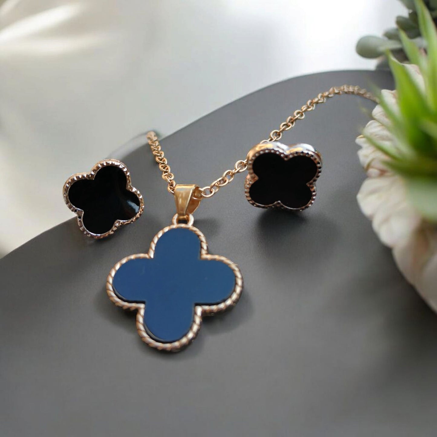 Clover Pendant Set Available in 4 Colors