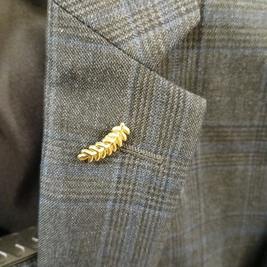 Golden Leaf Coat Pin - Essentique