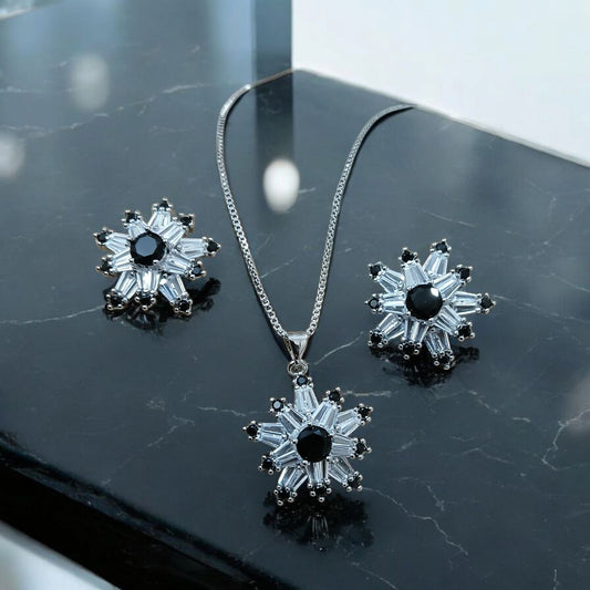 Silver and Black Trendsetting Pendant Set