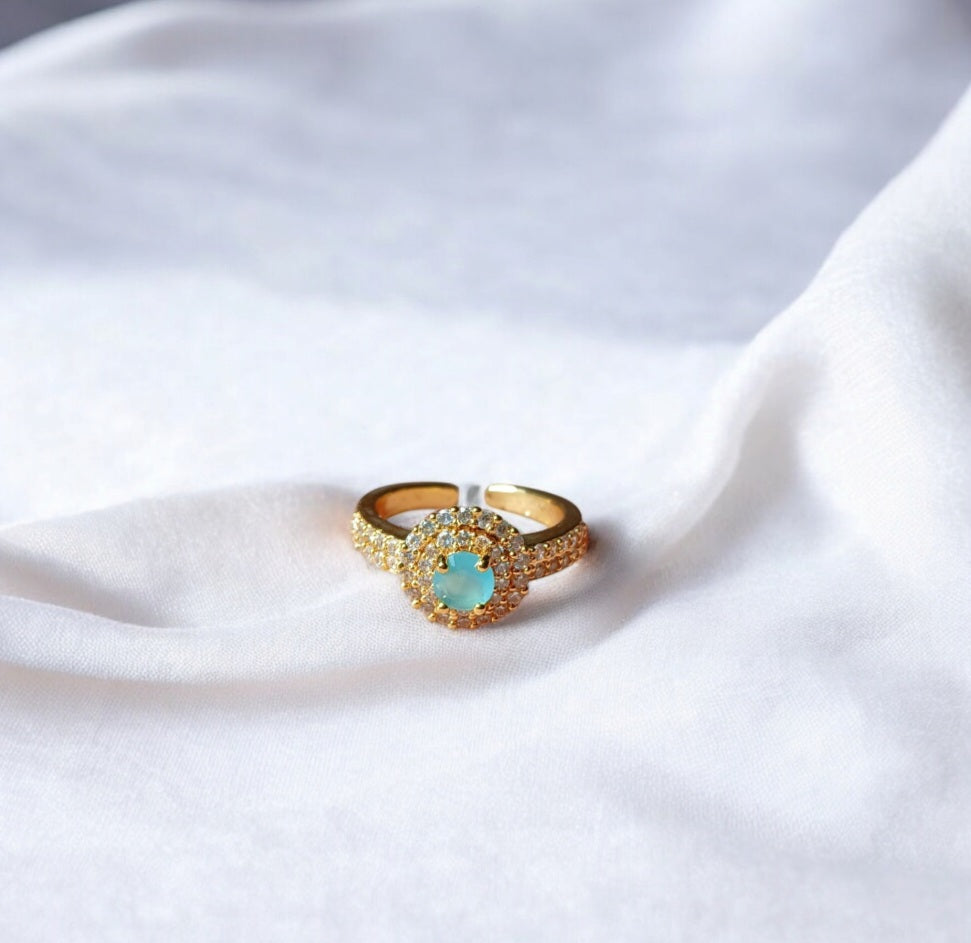 Stylish Golden Rings with Colored Stones in Adjustable Size - Essentique